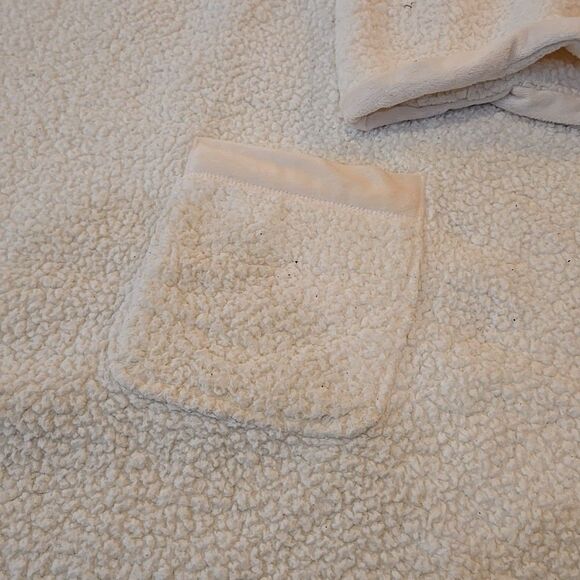 Lambie Wearable Blanket wSleeves 68x56in BathandBodyWorks Robe SOFT Fleece Cream - Picture 12 of 16